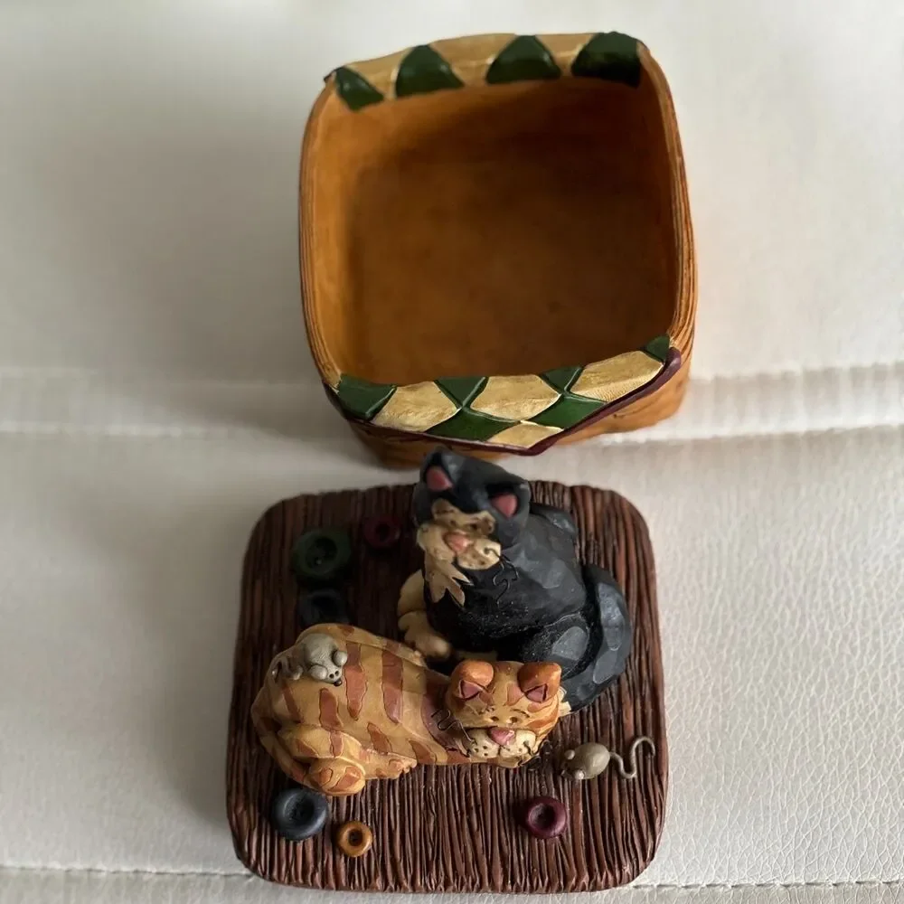 Suzi Skoglund Cats & Mice Trinket Box Basket Figurine Orange Black Cats Folk Art